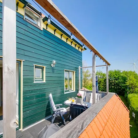 In Near North Holland Coast, Cleaning Included